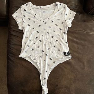 Calvin Klein Jeans XL Short Sleeved Body Suit